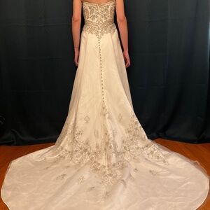 Elegant Ivory/Champagne Casablanca Wedding Dress Style 1936 with Bird Cage Veil